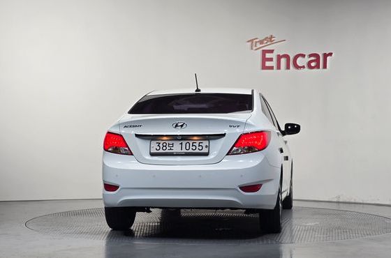 Hyundai Accent 1.4 VVT Premium — пробег 74 704 км — фото 4 из 5