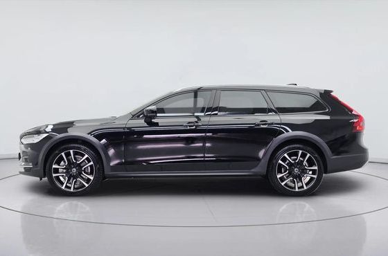 Volvo V90 B5 Ultimate AWD — пробег 4 038 км — фото 3 из 5