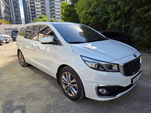 Kia Carnival 9-seater Noblesse — пробег 197 000 км — фото 3 из 5