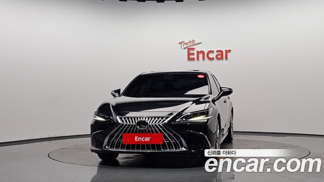 Lexus ES Executive — пробег 5 820 км — фото 3 из 5