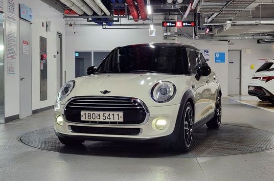 Mini Cooper 5Door HIGH 3rd — пробег 119 300 км — фото 2 из 5