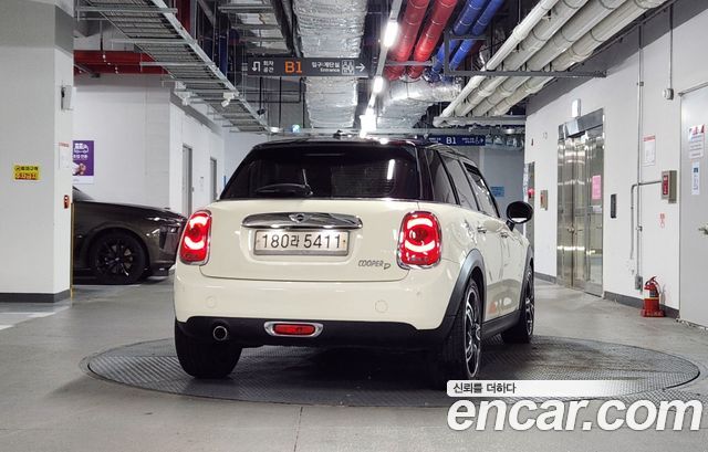 Mini Cooper 5Door HIGH 3rd — пробег 119 300 км — фото 4 из 5