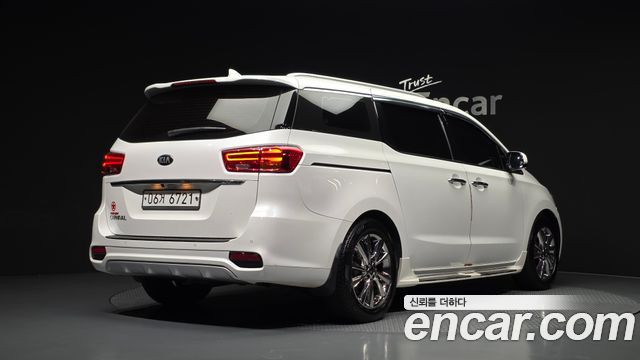 Kia Carnival 9-Seater Prstige — пробег 104 394 км — фото 2 из 5