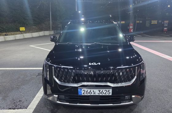 Kia Carnival Gasoline 9-Seater Hi Limousine Signature — пробег 24 000 км — фото 5 из 5