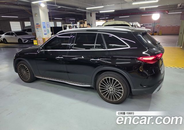 Mercedes-Benz GLC-Class GLC300 4MATIC AMG Line — пробег 72 439 км — фото 2 из 5