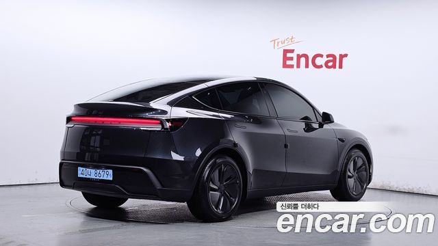 Tesla Model Y RWD — пробег 27 950 км — фото 2 из 5