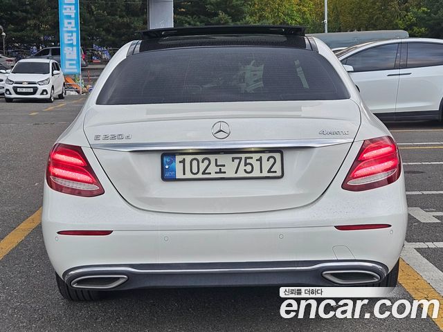 Mercedes-Benz E-Class из Кореи Encar