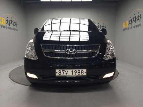 Hyundai Starex 5-Seater VAN CVX Premium — пробег 215 000 км — фото 3 из 5