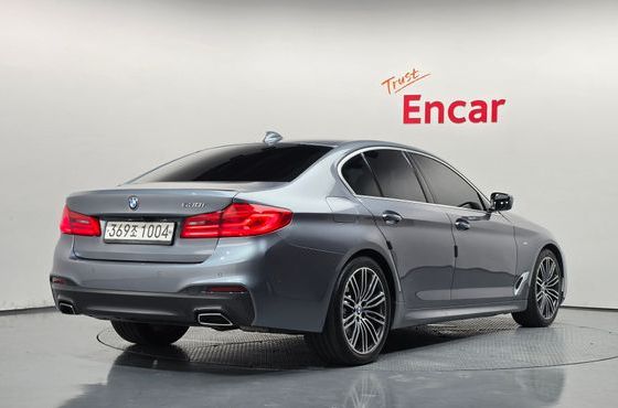 BMW 5-Series 530i M Sport Package Plus — пробег 112 483 км — фото 2 из 5