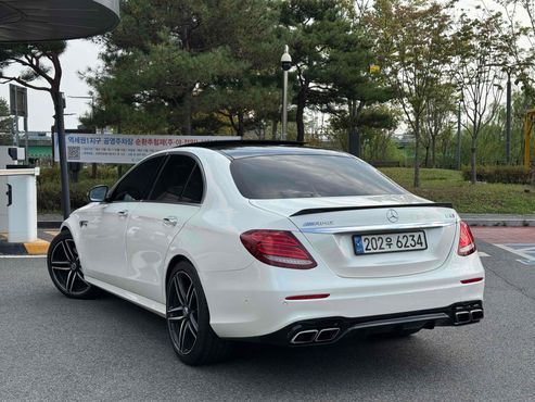 Mercedes-Benz E-Class E63 AMG 4MATIC+ — пробег 128 000 км — фото 2 из 5