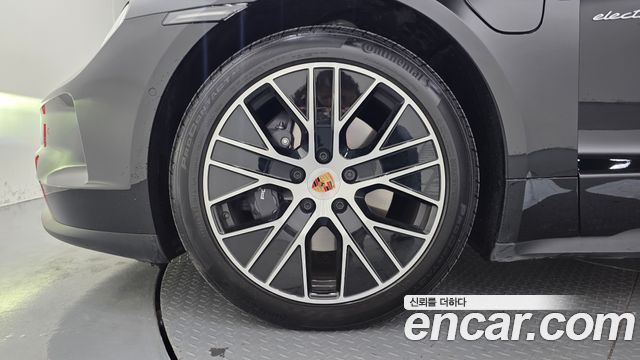 Porsche Taycan Base 4 — пробег 14 983 км — фото 5 из 5