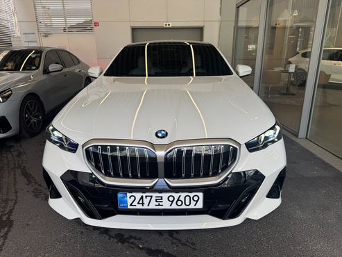 BMW 5-Series 520i M Sport — пробег 3 641 км — фото 1 из 5