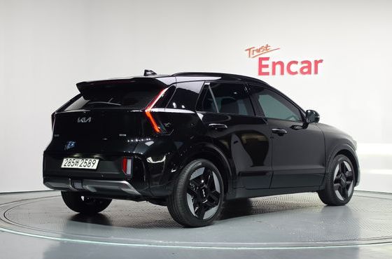 Kia Niro SIgnature — пробег 675 км — фото 2 из 5