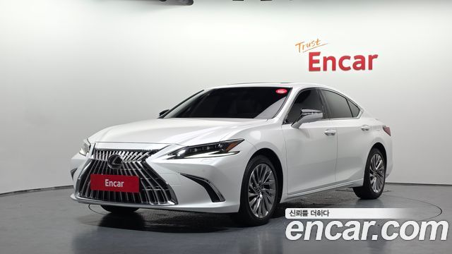 Lexus ES Executive — пробег 18 121 км — фото 1 из 5