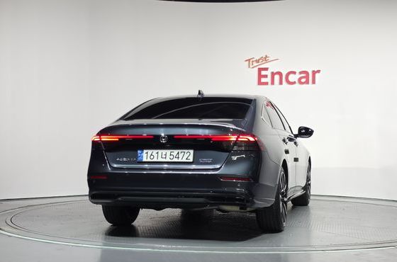 Honda Accord 2.0 Hybrid Touring — пробег 59 855 км — фото 4 из 5
