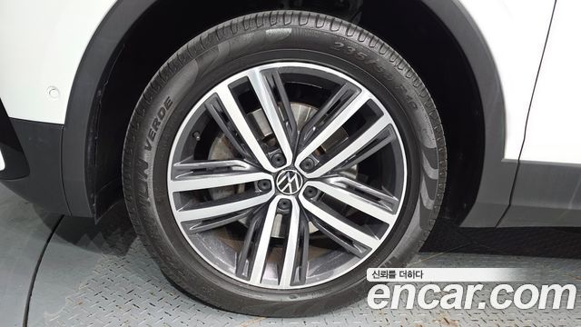 Volkswagen Tiguan 2.0 TSI Prestige — пробег 33 943 км — фото 5 из 5