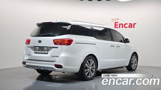 Kia Carnival Gasoline 7-Seater Limousine President — пробег 98 664 км — фото 2 из 5