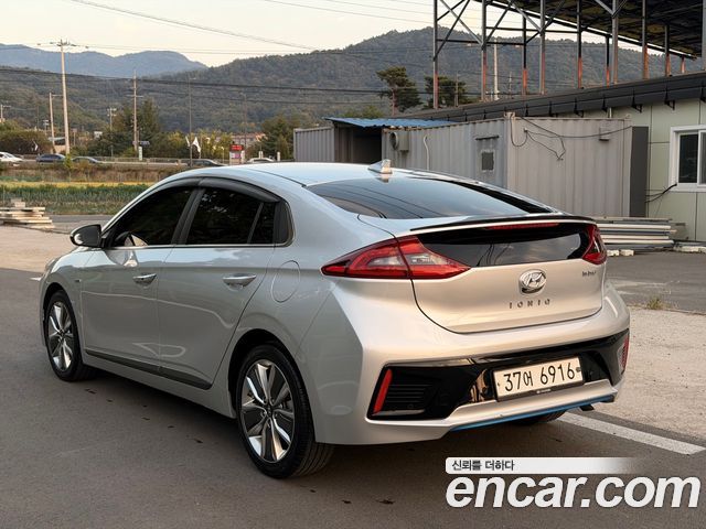 Hyundai Ioniq Q — пробег 58 800 км — фото 4 из 5