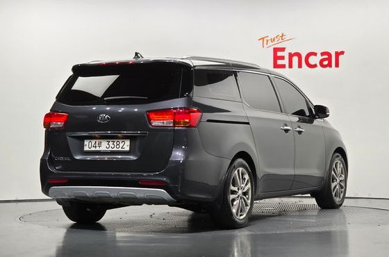 Kia Carnival 9-seater Prestige — пробег 72 374 км — фото 2 из 5