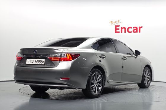Lexus ES Supreme XV60 — пробег 91 736 км — фото 2 из 5