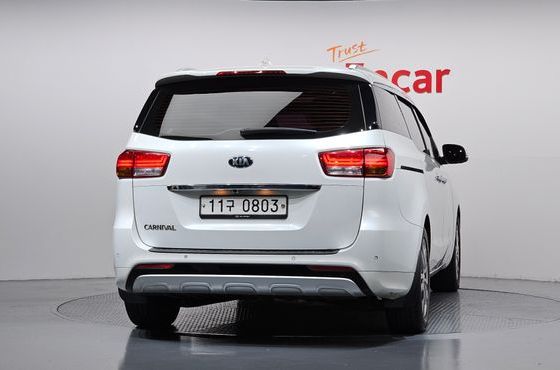 Kia Carnival 9-seater Noblesse — пробег 77 620 км — фото 4 из 5