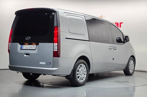 Hyundai Staria Cargo 5-Seater Modern — пробег 58 678 км — фото 2 из 5