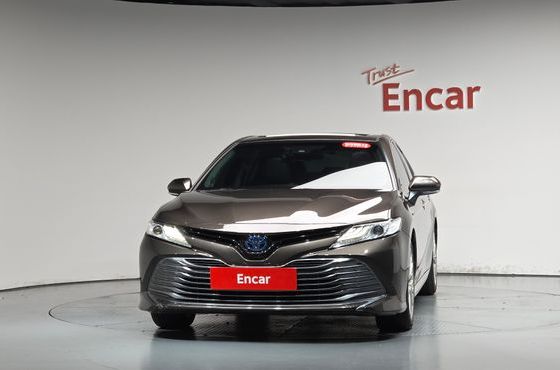 Toyota Camry 2.5 XLE Hybrid — пробег 132 999 км — фото 3 из 5