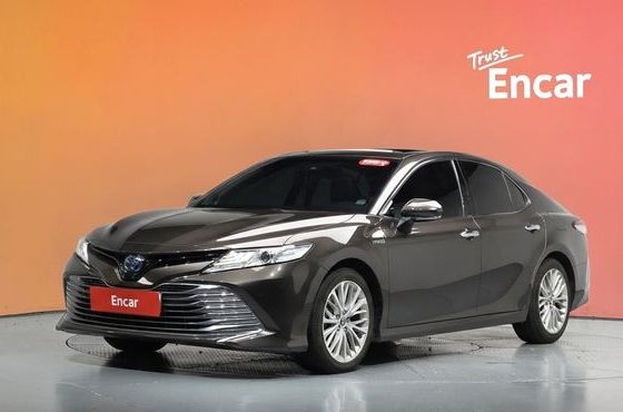 Toyota Camry 2.5 XLE Hybrid — пробег 132 999 км — фото 1 из 5
