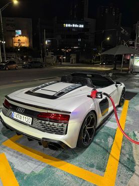 Audi R8 5.2 V10 Spyder — пробег 183 500 км — фото 3 из 5