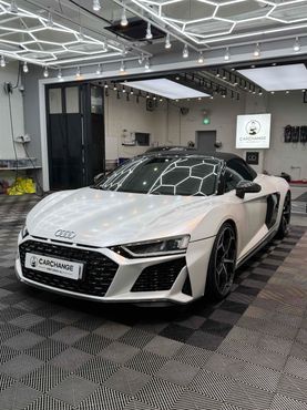 Audi R8 5.2 V10 Spyder — пробег 183 500 км — фото 5 из 5