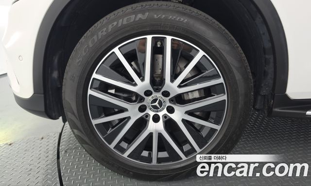 Mercedes-Benz GLC-Class GLC300e 4MATIC — пробег 40 450 км — фото 5 из 5