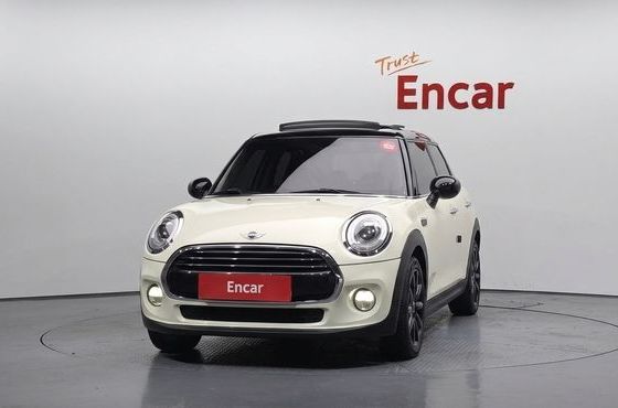 Mini Cooper 5Door HIGH 3rd — пробег 88 940 км — фото 3 из 5