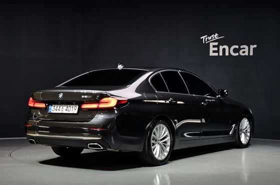BMW 5-Series 520i Luxury — пробег 57 422 км — фото 2 из 5
