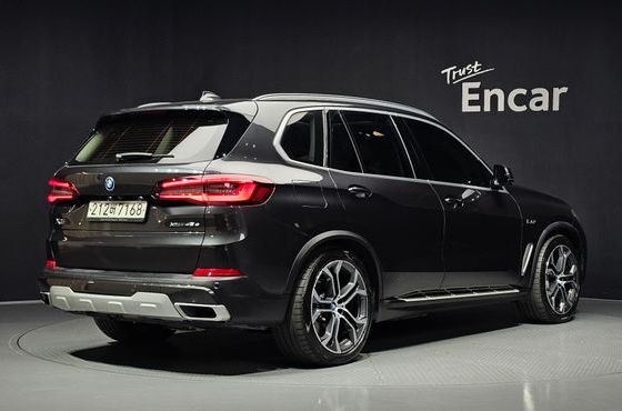 BMW X5 xDrive 45e xLine — пробег 179 420 км — фото 2 из 5