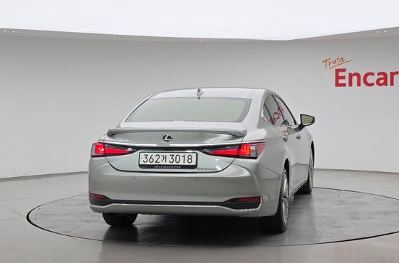 Lexus ES Executive — пробег 97 734 км — фото 4 из 5