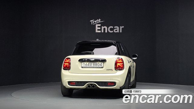 Mini Cooper 5Door Standard 3rd — пробег 31 271 км — фото 4 из 5
