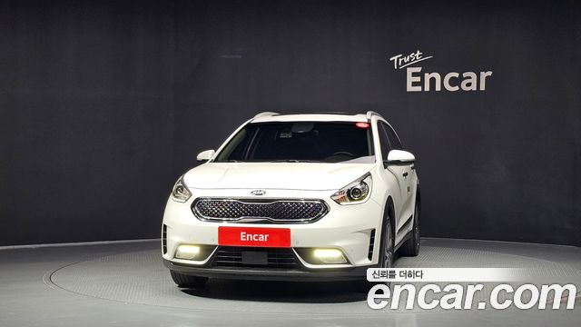 Kia Niro Noblesse — пробег 105 770 км — фото 3 из 5