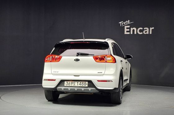 Kia Niro Noblesse — пробег 105 770 км — фото 4 из 5