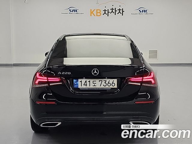 Mercedes-Benz A-Class A220 Sedan — пробег 49 200 км — фото 4 из 5