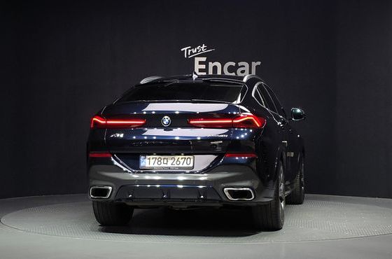 BMW X6 xDrive40i M Sport — пробег 72 568 км — фото 4 из 5