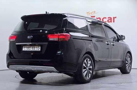 Kia Carnival 9-seater Luxury — пробег 213 083 км — фото 2 из 5