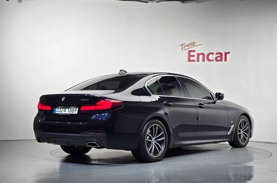 BMW 5-Series 520i M Sport — пробег 38 921 км — фото 2 из 5