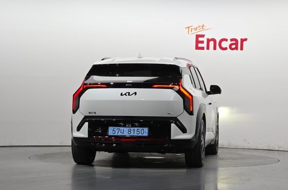 Kia EV3 Long Range 2WD GT Line — пробег 10 960 км — фото 4 из 5