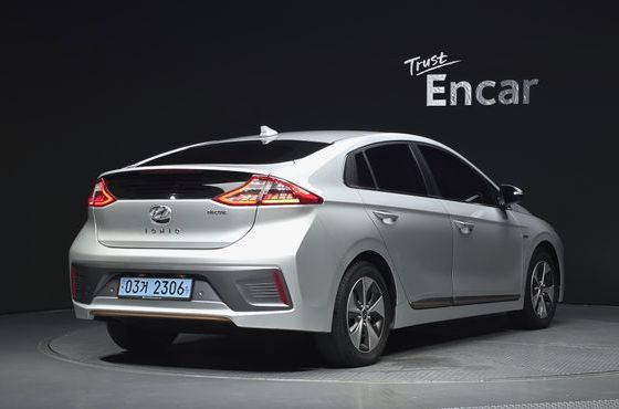 Hyundai Ioniq Q — пробег 123 485 км — фото 2 из 5