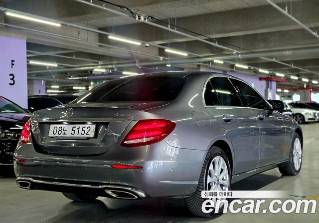 Mercedes-Benz E-Class E300 4MATIC Exclusive — пробег 56 748 км — фото 3 из 5