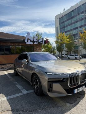 BMW 7-Series 740d xDrive M Sport — пробег 4 500 км — фото 2 из 5