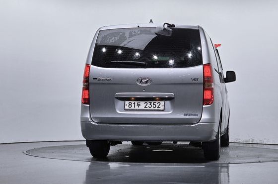 Hyundai Starex Van 5-Seater Modern — пробег 282 789 км — фото 4 из 5