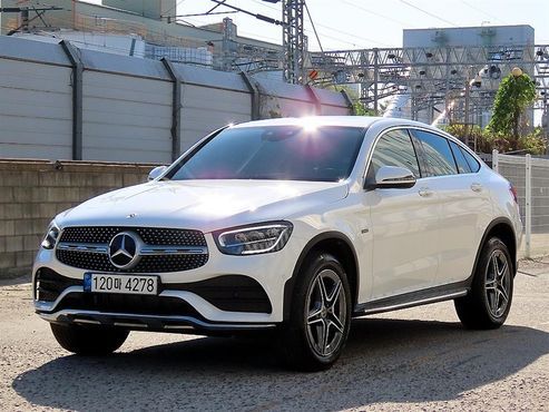 Mercedes-Benz GLC-Class GLC300e 4MATIC Coupe — пробег 30 051 км — фото 2 из 5