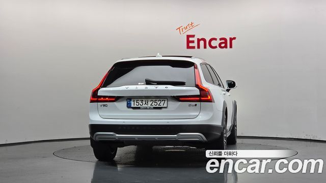 Volvo V90 B5 Ultimate AWD — пробег 38 424 км — фото 4 из 5