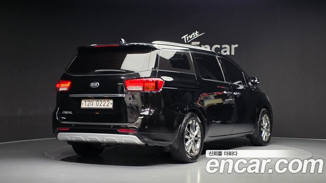 Kia Carnival 9-seater Noblesse — пробег 171 885 км — фото 2 из 5